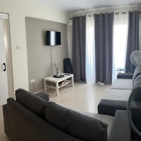 Ptolemaidos Cosy Family * لارنكا