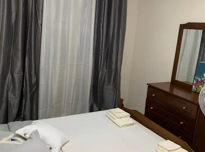 Ptolemaidos Cosy Family Larnaca