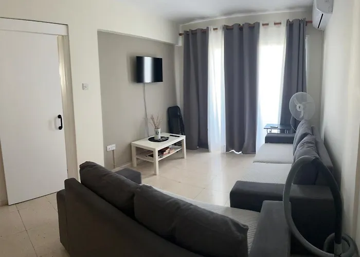 Ptolemaidos Cosy Family * Larnaca